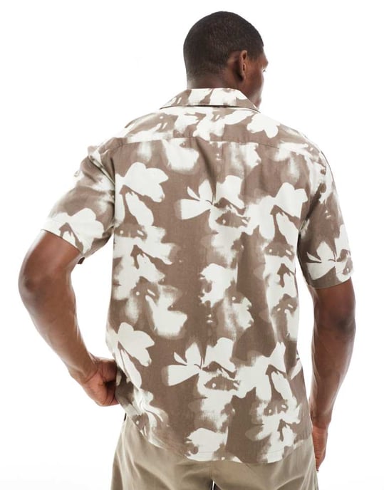 ONLY & SONS krage skjorta med suddig blommig tryck i brunt - Image 4