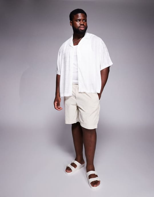 ASOS DESIGN boxy revere genomskinlig skjorta med rutigt mönster i vitt - Image 2