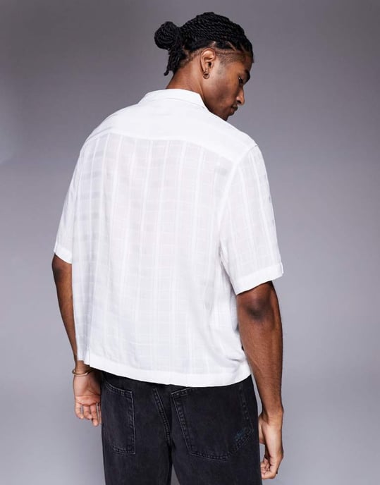 ASOS DESIGN boxy revere genomskinlig skjorta med rutigt mönster i vitt - Image 3