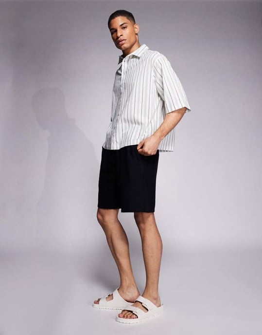 ASOS DESIGN boxy regular skjorta i vit och grön randig - Image 2