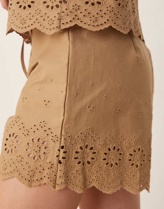 Vila cutwork broderad poplin kort set i tobak - Image 3