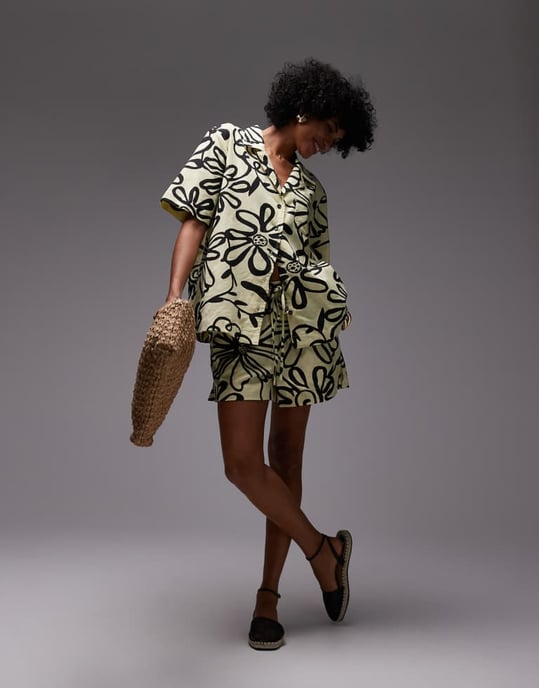 Topshop koord höga dragsnöre linne shorts i klar gul tryck - Image 2