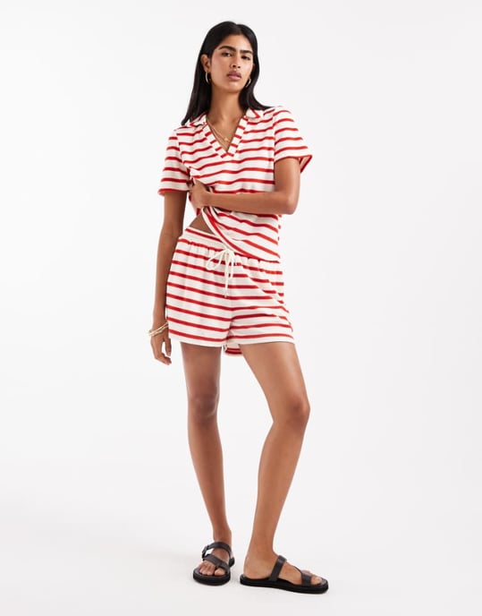 Vero Moda handduksshorts set i röd rand - Image 1