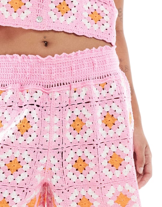 ENDAST Petite virkad shorts set i rosa blommönster - Image 2