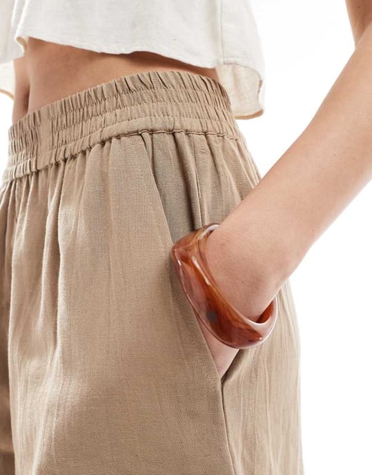 Fransk Anslutning klassiska linneblandade shorts i beige - Image 4