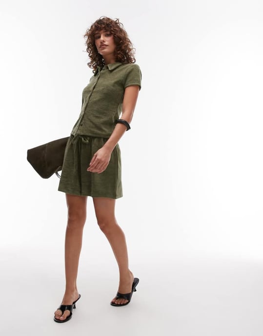 Topshop handdukstyg shorts med dragsko i khaki - Image 1