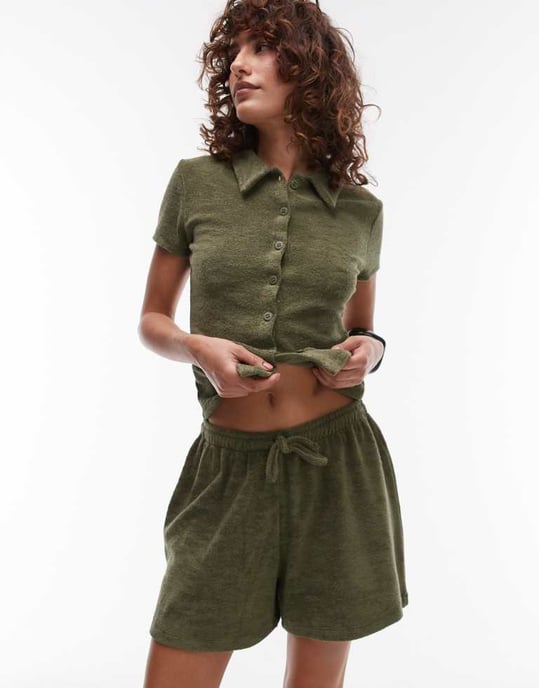 Topshop handdukstyg shorts med dragsko i khaki - Image 2