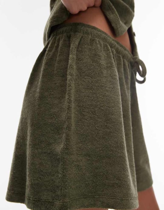 Topshop handdukstyg shorts med dragsko i khaki - Image 3