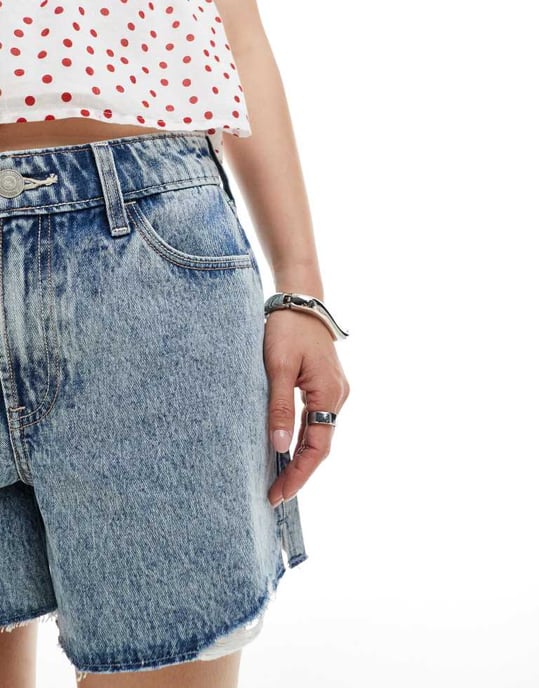 Hollister högmidjade avslappnade denimshorts i ljus tvätt - Image 4