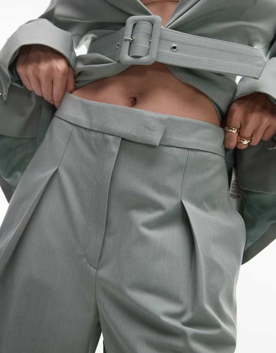 ASOS DESIGN skräddarsydda vida bermudashorts i salvia co-ord - Image 4