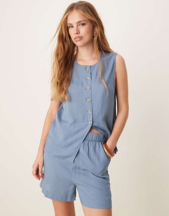Vila högmidjade shorts-set i chambrayblå - Image 2