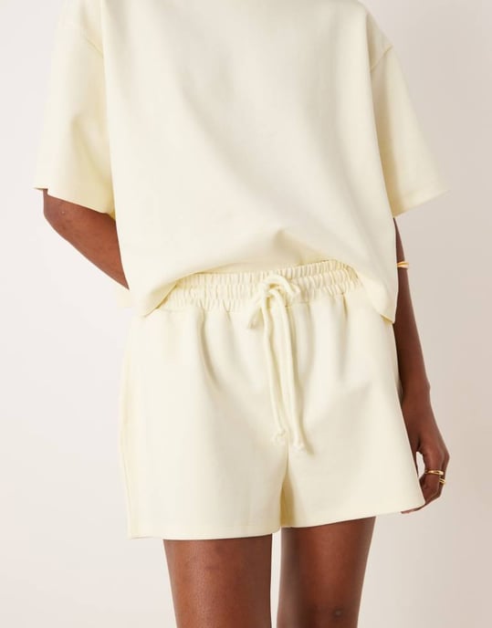 ASOS DESIGN koord interlockshorts i citron - Image 2
