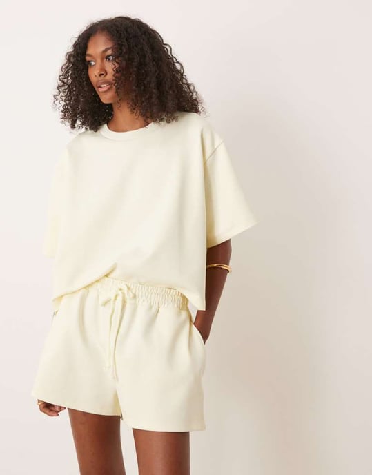 ASOS DESIGN koord interlockshorts i citron - Image 4