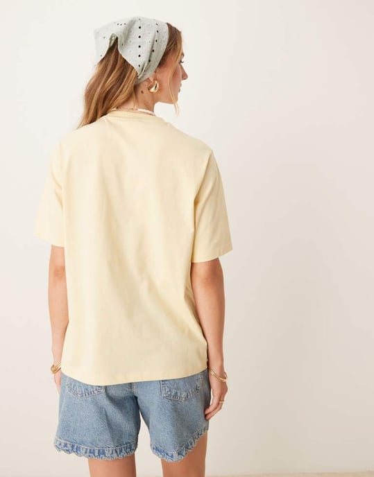 ASOS DESIGN denimshorts med scallopdetalj i mellanblå - Image 4