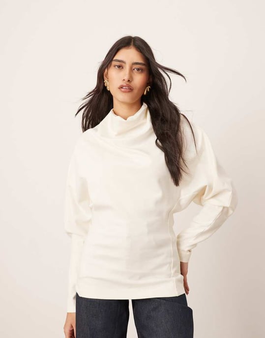 ARRANGE skulptural jersey långlinje topp i krämfärgad - Image 4