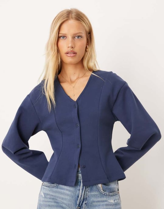 ASOS DESIGN rundad kokongärmad knapp-up koord topp i marinblå - Image 1