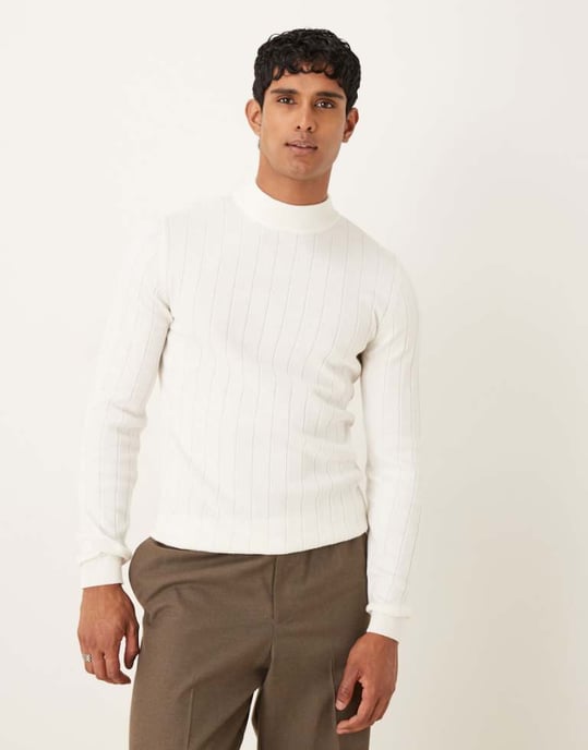 ASOS DESIGN muskulär passform långärmad stickad ribbad turtleneck t-shirt i off-white - Image 1