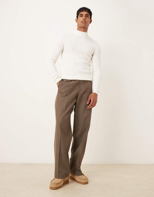 ASOS DESIGN muskulär passform långärmad stickad ribbad turtleneck t-shirt i off-white - Image 2