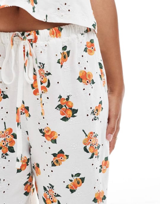 ASOS DESIGN broderad pyjamasbyxa med knytmidja i vitt och orange mönster - Image 4