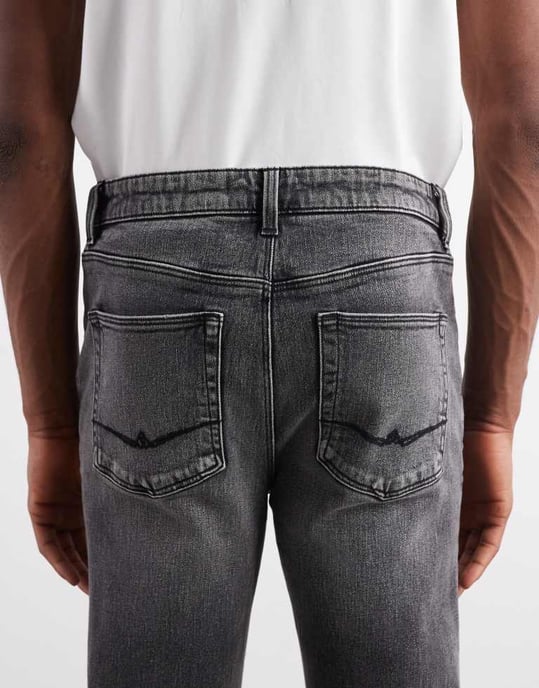 ASOS DESIGN skinny jeans i tvättad svart - Image 4