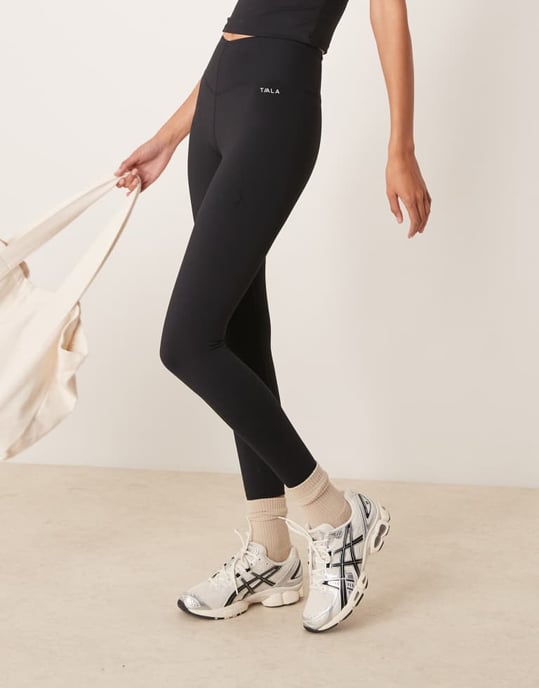 TALA SkinLuxe v midjebyxa i svart - SVART - Image 4