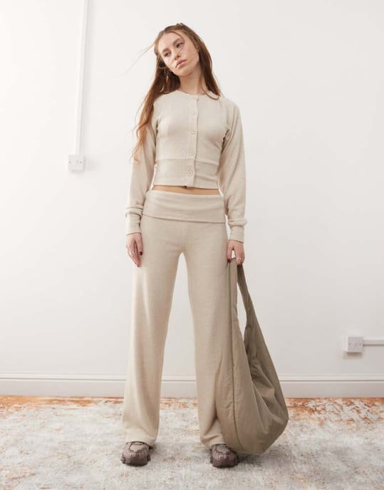 COLLUSION vik över mysiga leggings i havre matchande set - Image 1