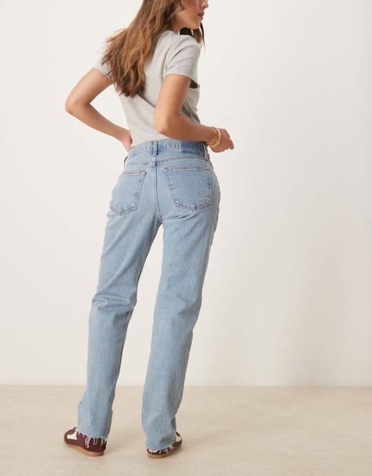 Abercrombie & Fitch ultra hög midja rå kantankel raka jeans i medeltvätt - Image 3