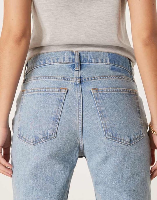 Abercrombie & Fitch ultra hög midja rå kantankel raka jeans i medeltvätt - Image 4