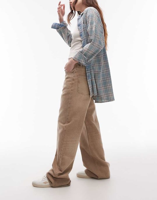 Tommy Jeans Mia medelhög midja avslappnade raka jeans i brun tvätt - Image 3