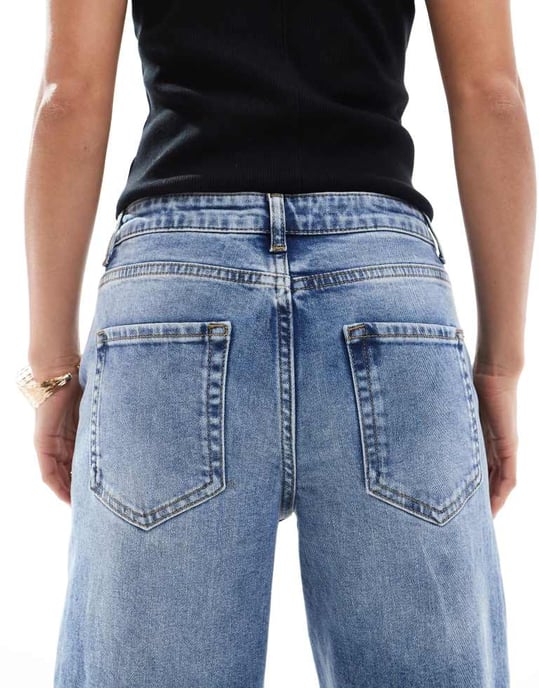 Miss Selfridge Petite flared vida jeans i mellanblå - Image 4