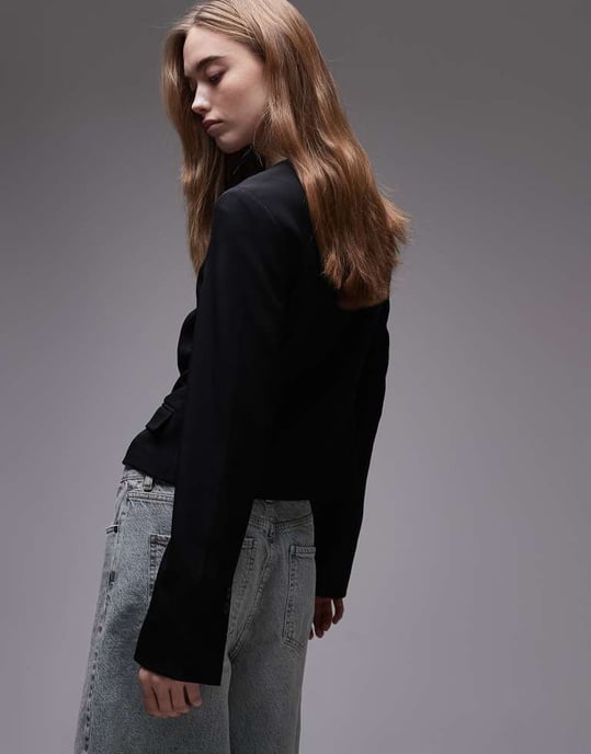 Topshop rundhalsad kraglös blazer i svart - Image 4