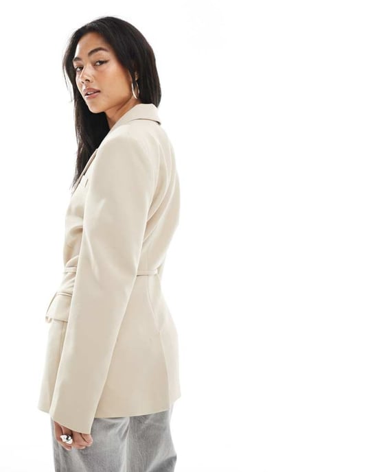 ASOS DESIGN blazern med knytning i midjan i kamelfärg - Image 4
