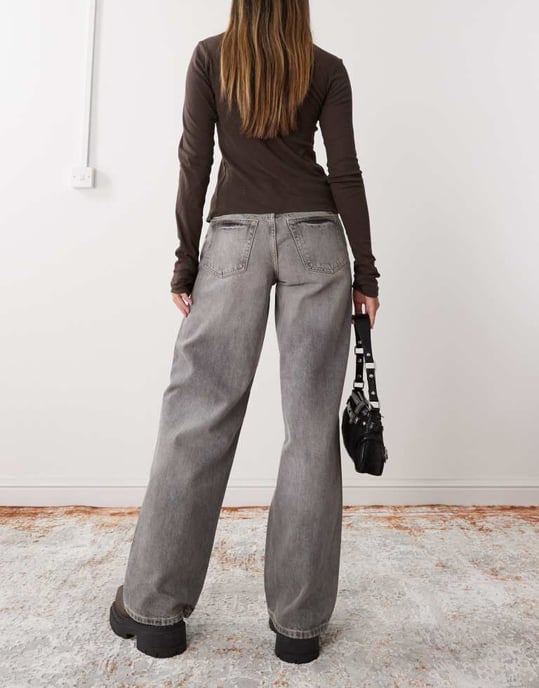 Weekday Ample låghöga baggy jeans i canyongrå tvätt - Image 2