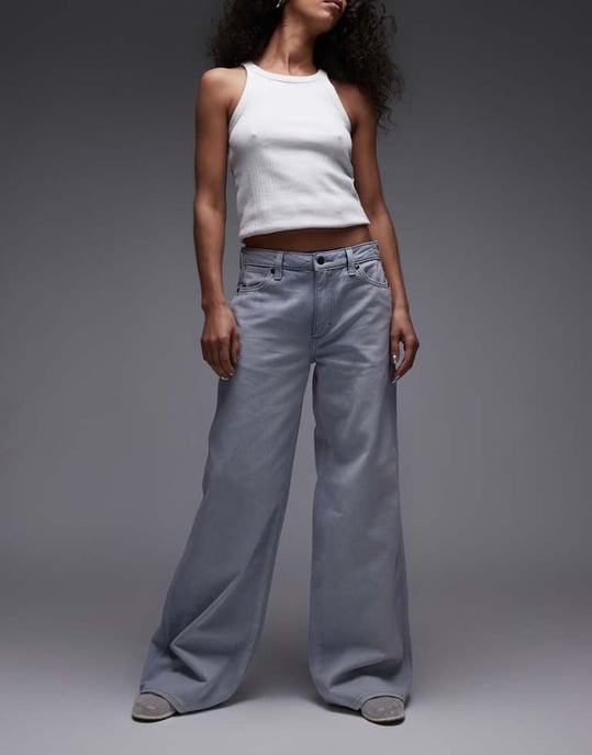 Wrangler lättvikts byxa med vida ben i tvättad syra-blå - Image 1