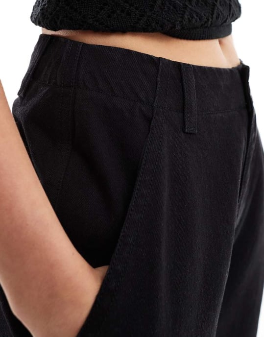 Kaiia exklusiva bomullsrika vida jeans i svart - Image 2