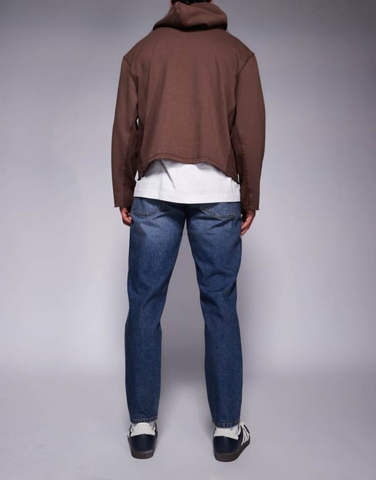 ASOS DESIGN tapered fit jeans i mörk tvättblå - Image 3