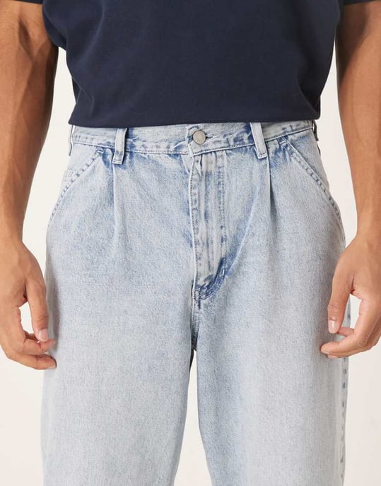 ASOS DESIGN avslappnad tapered veckad jeans i blekt tvättat denim - Image 3