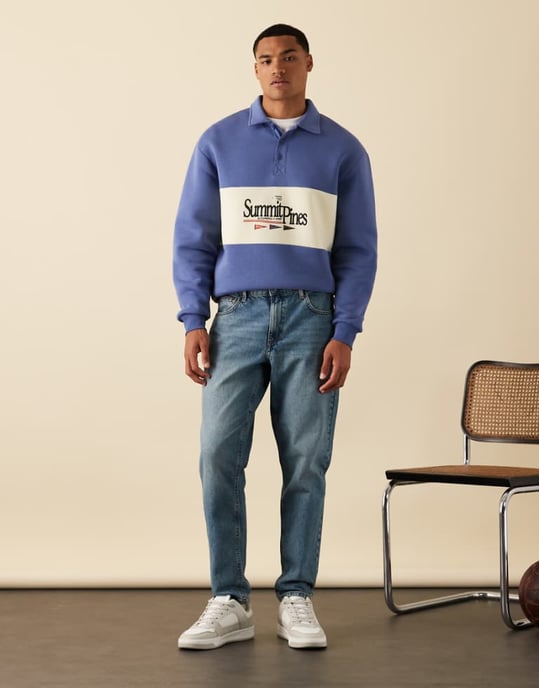 ASOS DESIGN tapered jeans i medelblå tvätt - Image 1