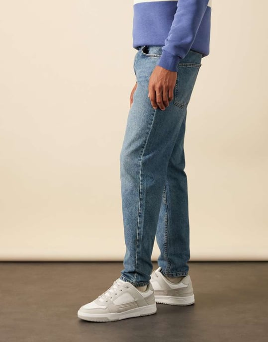 ASOS DESIGN tapered jeans i medelblå tvätt - Image 3