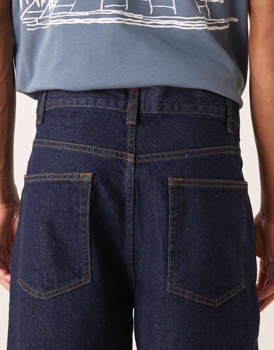 ASOS DESIGN avslappnade tapered jeans i rå tvätt - Image 4