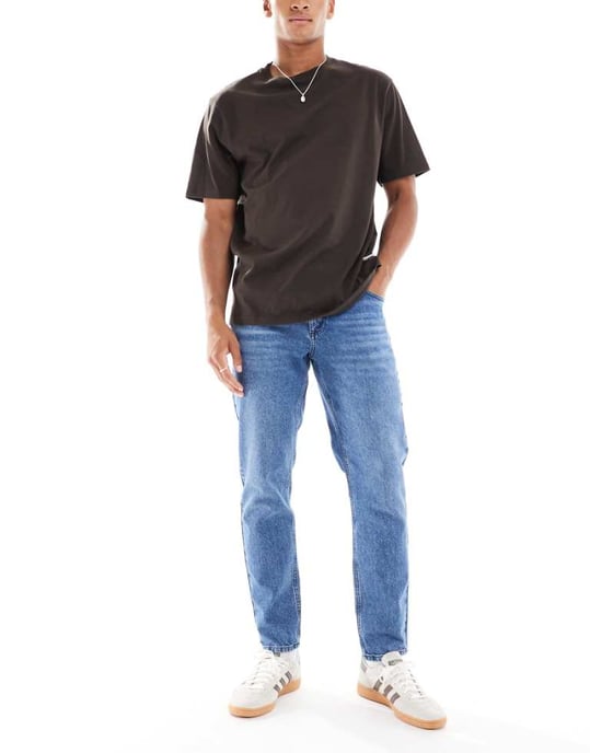 ASOS DESIGN tapered jeans i mid wash blå - Image 1