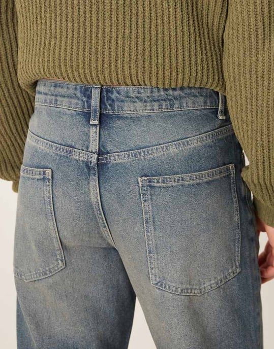 ASOS DESIGN tapered jeans i mellan tvätt - Image 4