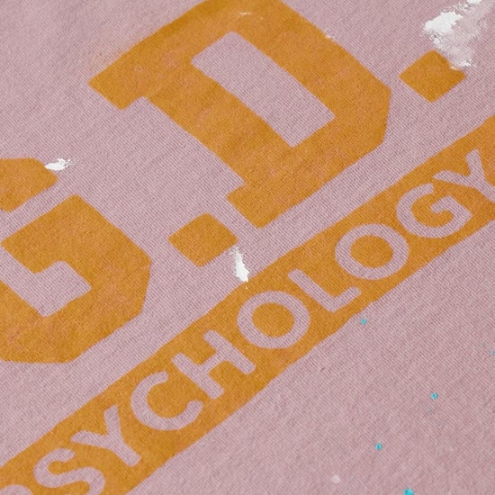 Galerijafdeling Psychologie Ed Lavendel T-shirt - Image 5