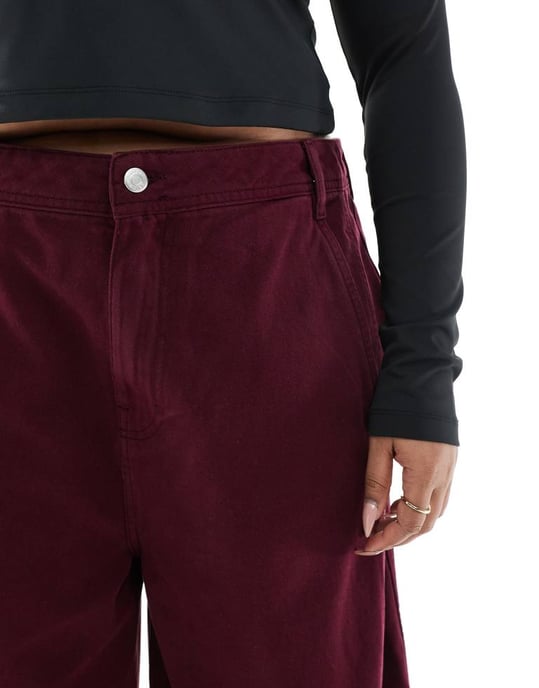 ASOS DESIGN Curve sömmade fatbyxor i mörk körsbär - Image 3