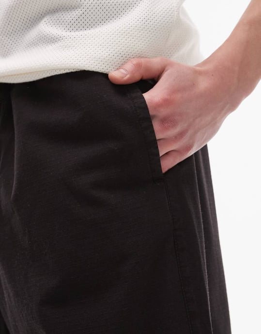 Topman avslappnad ripstopbyxa i svart - Image 4