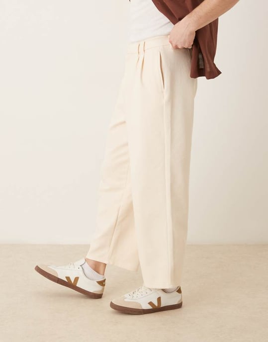ASOS DESIGN ballongpassformbyxor med bältesöggla i ecru - Image 4