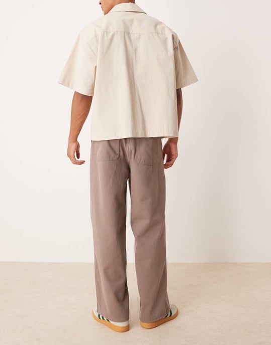 ASOS DESIGN lös plisserad byxa i brun - Image 4