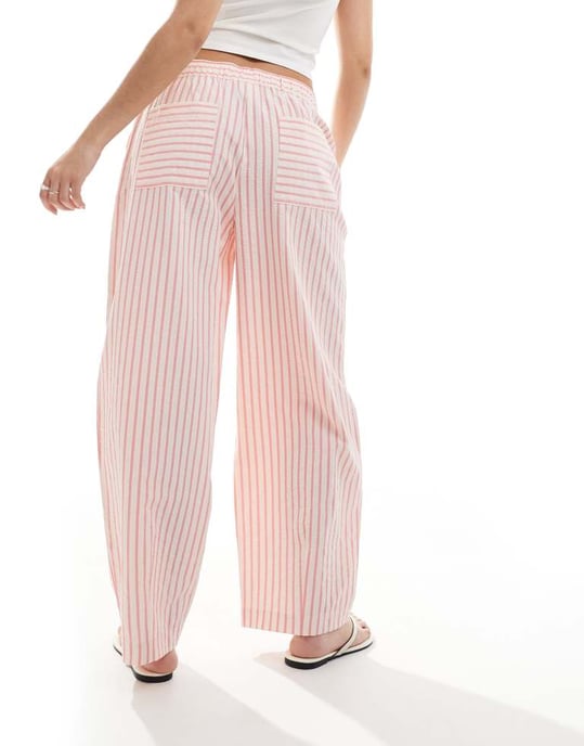 ASOS DESIGN seersucker byxor med barrelben i rosa randig - Image 4