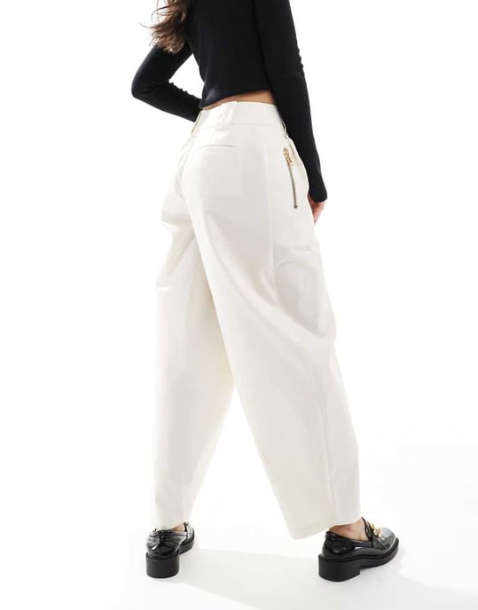 ASOS DESIGN byxor med bågben och dragkedjepanel i off white - Image 3