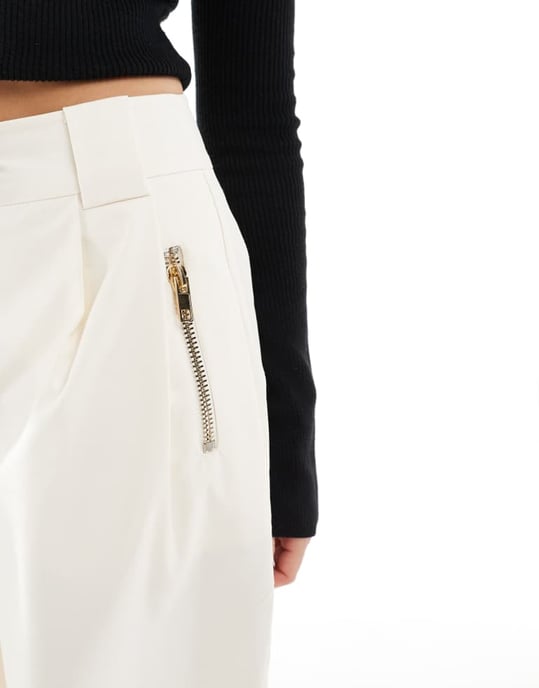 ASOS DESIGN byxor med bågben och dragkedjepanel i off white - Image 4